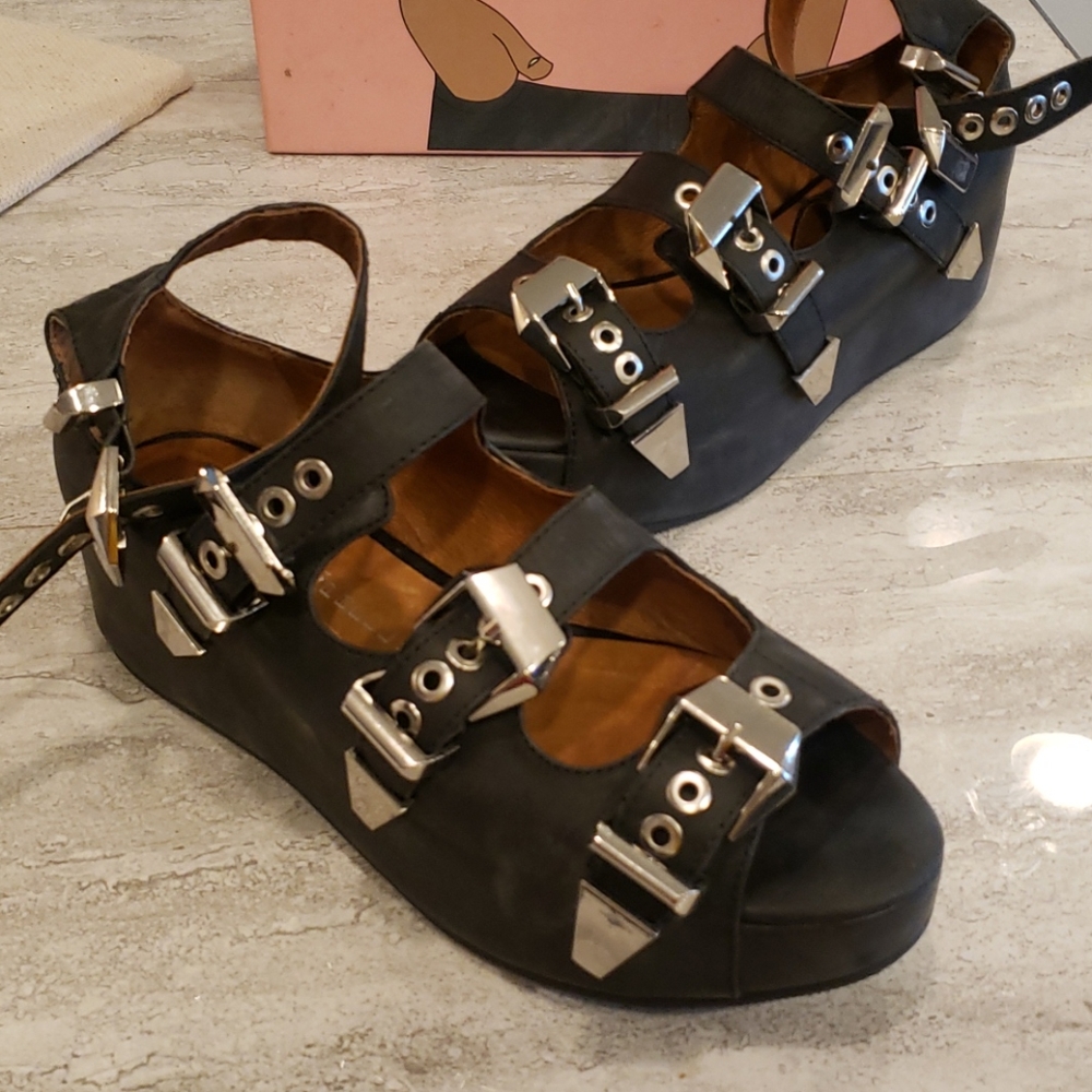 Jeffery Campbell Castro platform Sandels